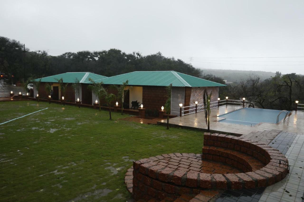 La Serene Resort And Spa Махабалешвар Экстерьер фото